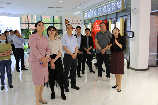 全市非公經(jīng)濟(jì)和社會(huì)組織黨建第二季度工作例會(huì)在新站召開！